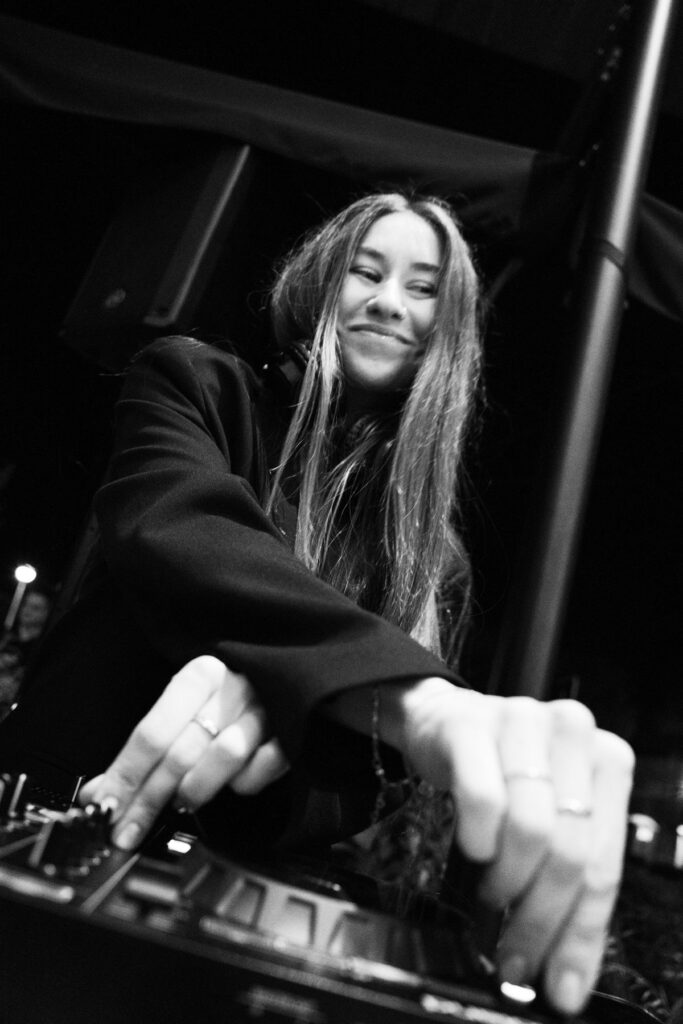 Sexta à noite: DJ na esplanada